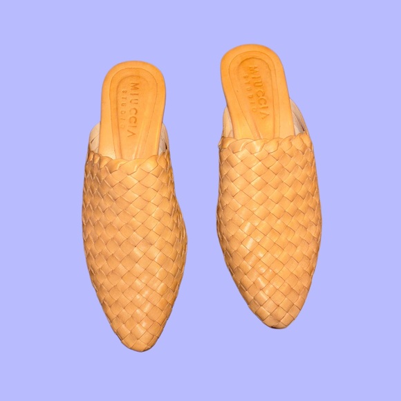 Victoria Handwoven Goatskin Mules🤎 - Picture 2 of 8